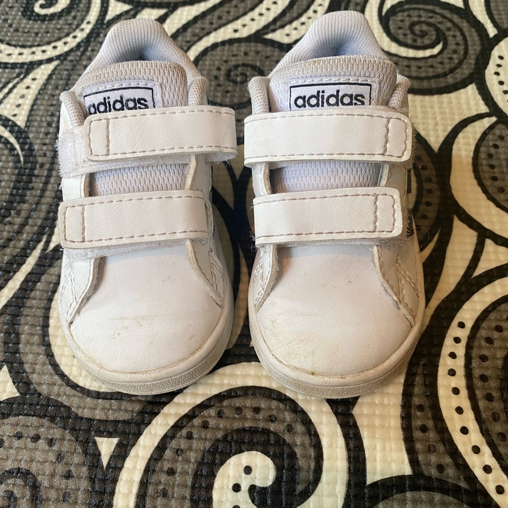 Adidas Grand Court Velcro Sneaker